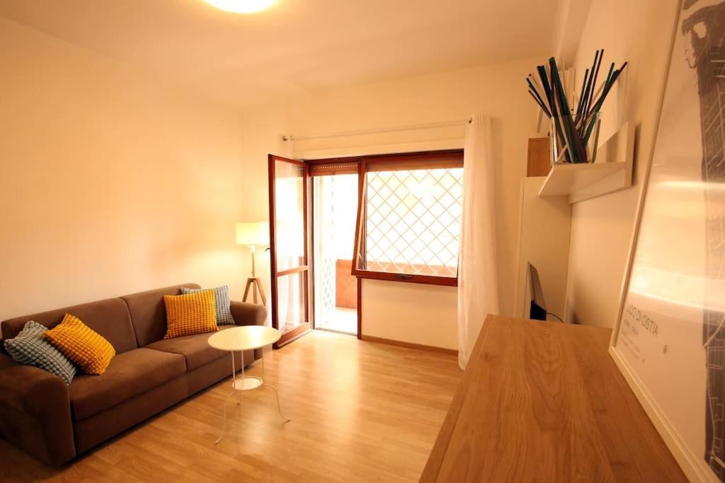 Appartement Cozy Coastal Gateway à Ostie Extérieur photo
