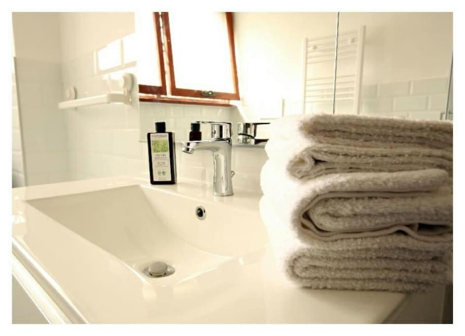 Appartement Cozy Coastal Gateway à Ostie Extérieur photo